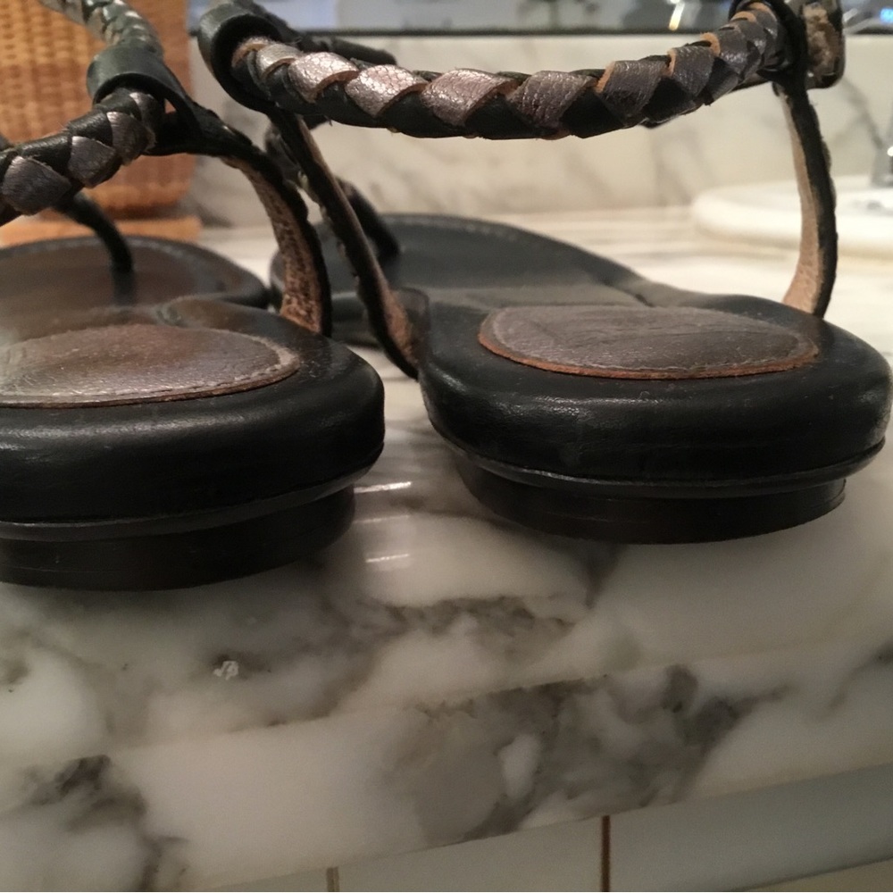 Frye Black and Silver leather Sandel Size 8 softly worn - Picture 3 of 3